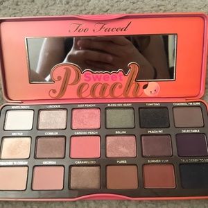Two faced peach pallet