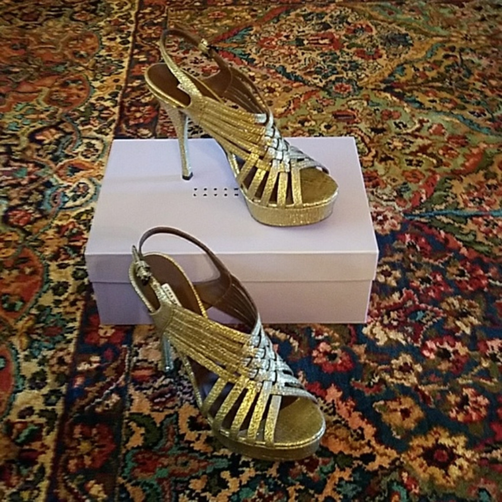 VERA WANG "SHELBY" PLATFORM SANDALS - Picture 2 of 7