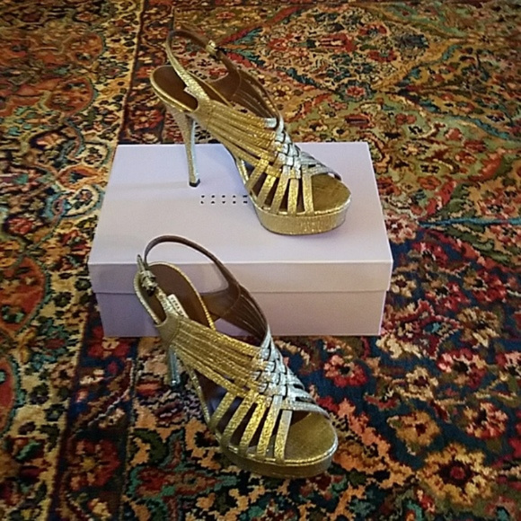 VERA WANG "SHELBY" PLATFORM SANDALS - Picture 2 of 7