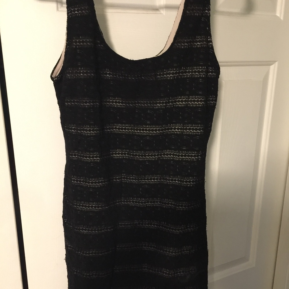 Lace overlay body con dress