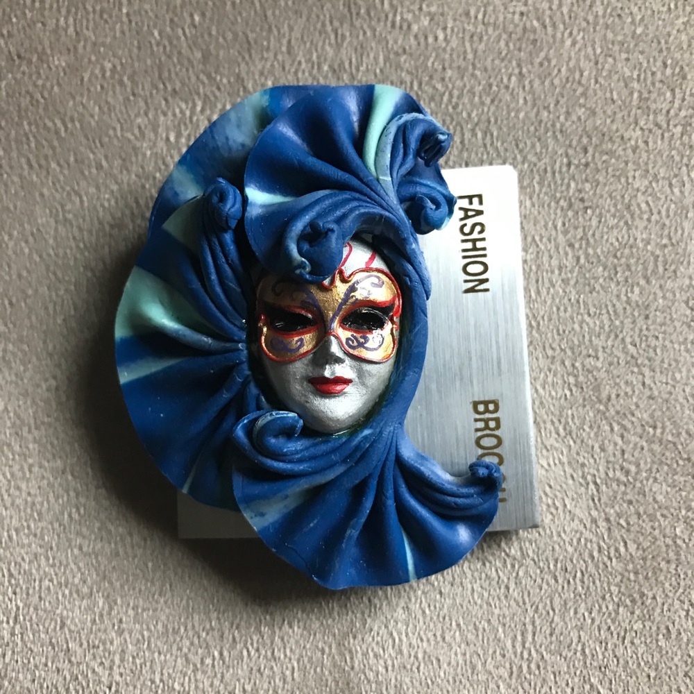 Masquerade Fashion Pin