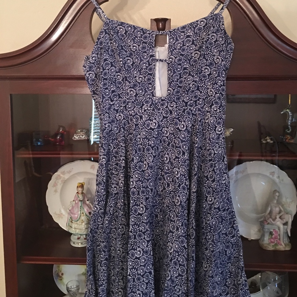 Girls summer dress. Blue and white size medium
