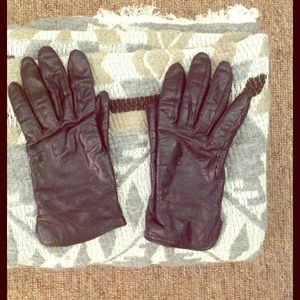 Vintage black leather gloves
