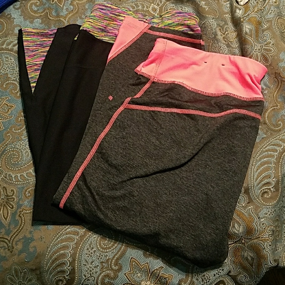 SOLD 2 pair workout capris 1x/2x