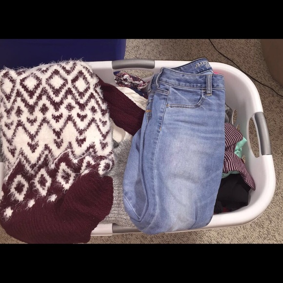 5 full crates of women's clothing sizes 0-6 - Picture 6 of 8