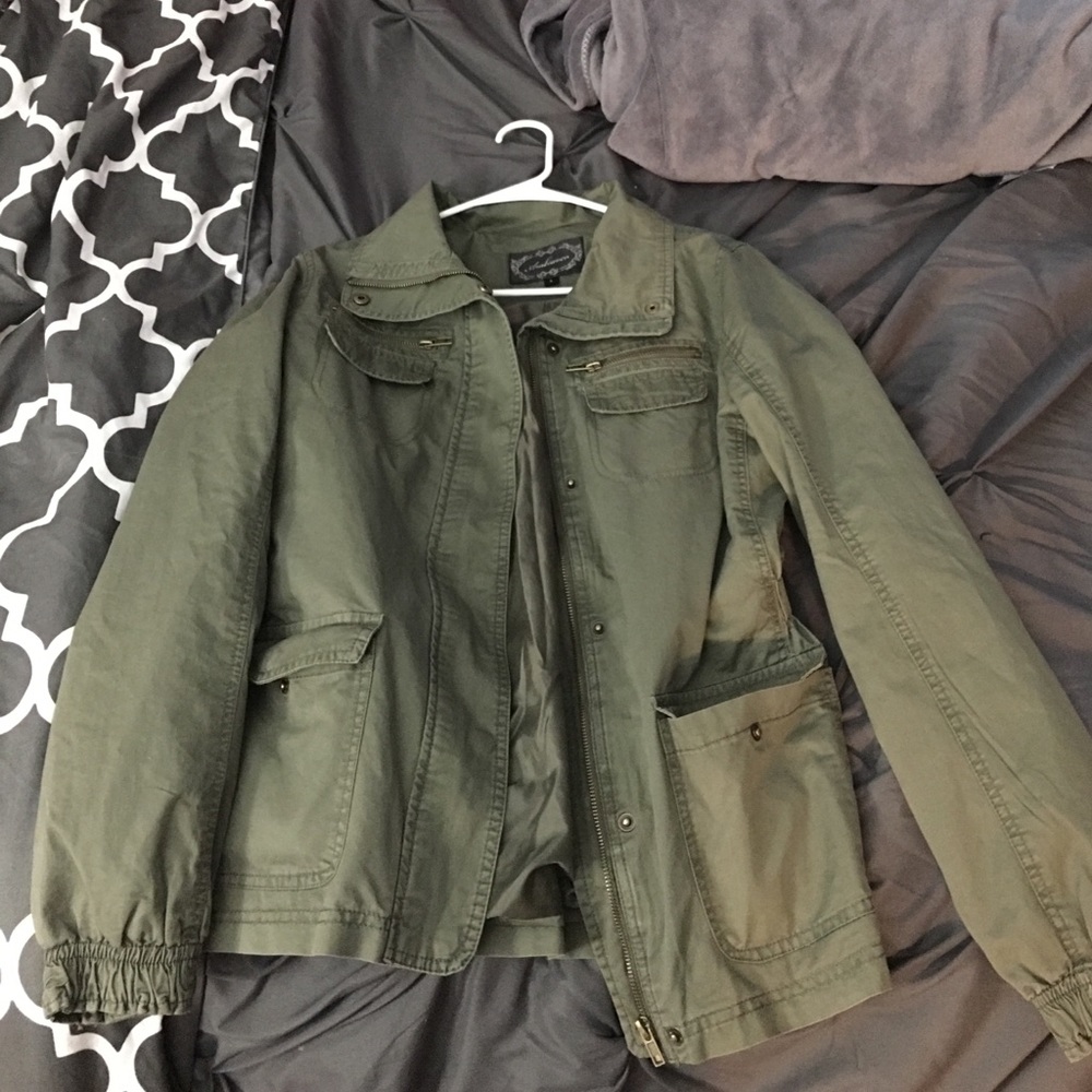Olive/army green light coat