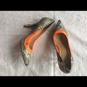 BCBG - BCBGeneration snakeskin pump