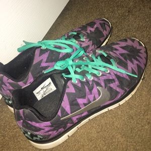 Nike tennis shoes! Size 8.5