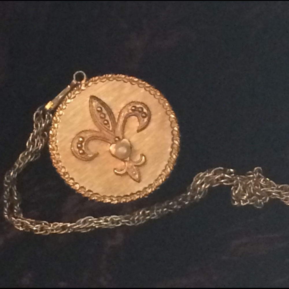 XL Fleur Di Lis Pendant 21/4", Chain 21" Goldish
