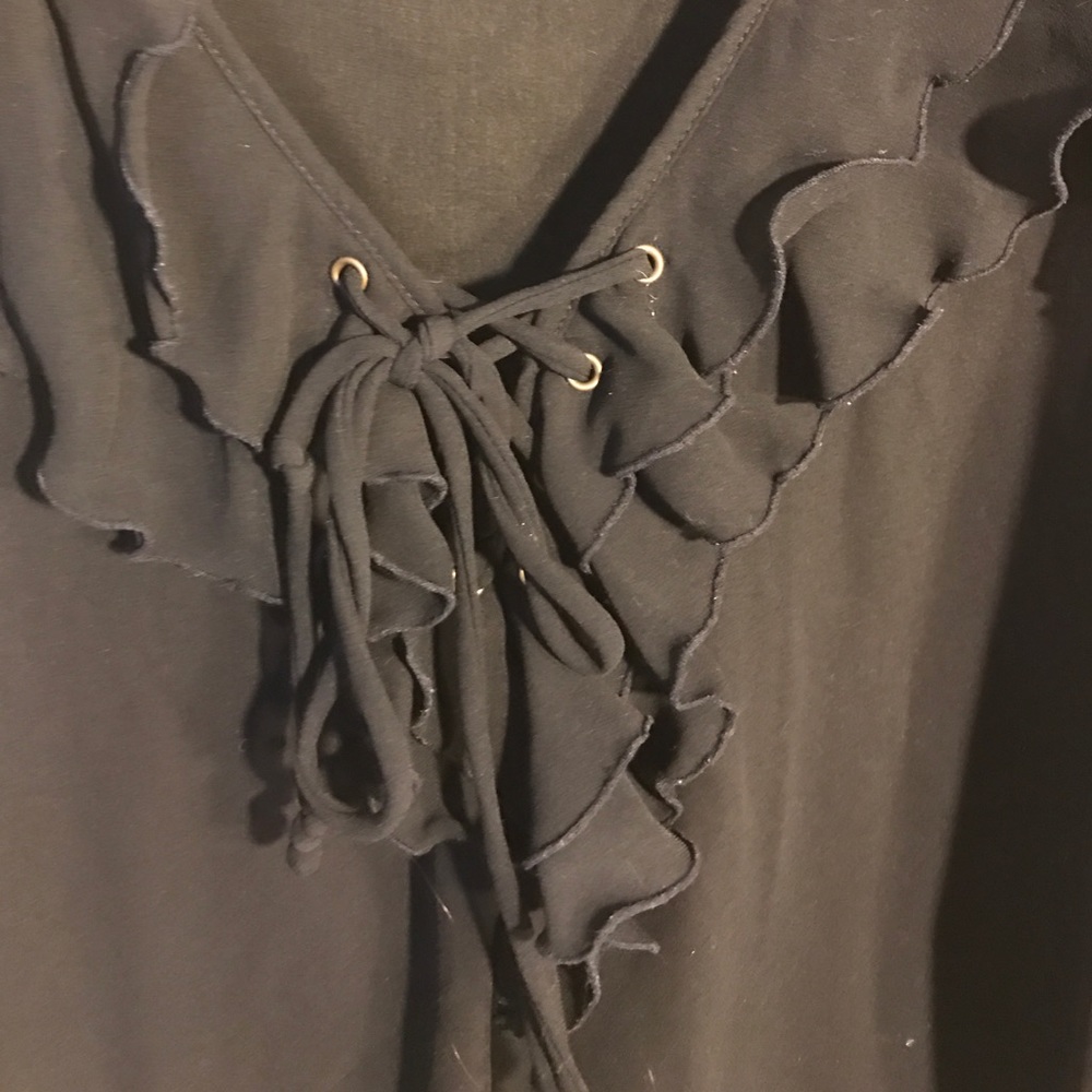 ✨Black Ruffle Top✨ - Picture 3 of 5