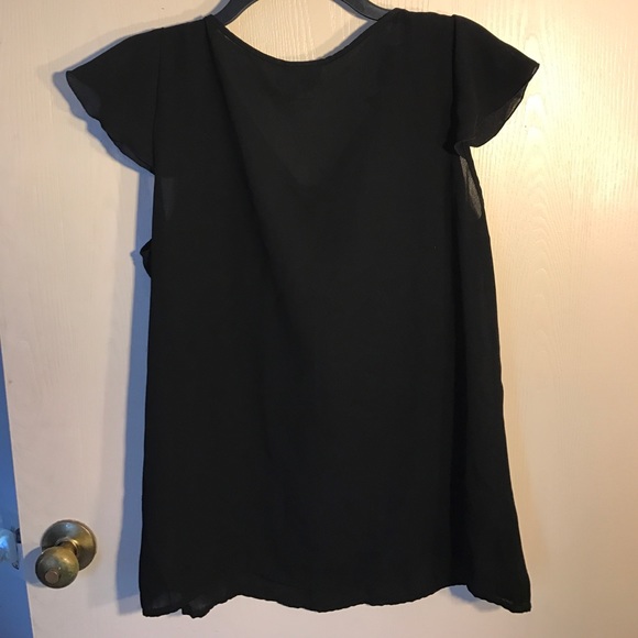 ✨Black Ruffle Top✨ - Picture 5 of 5