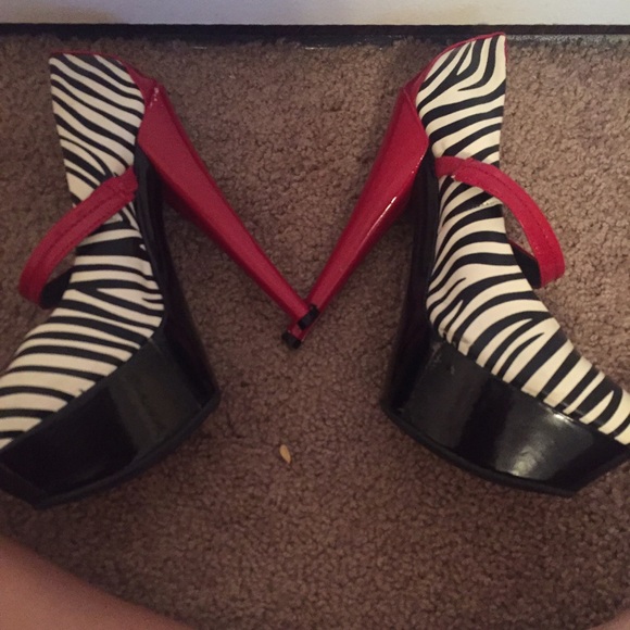 Zebra heels - Picture 2 of 3