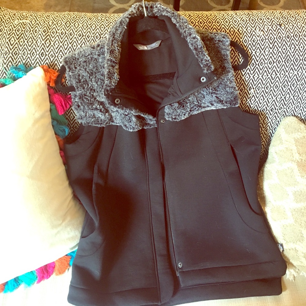 Black fur north face vest