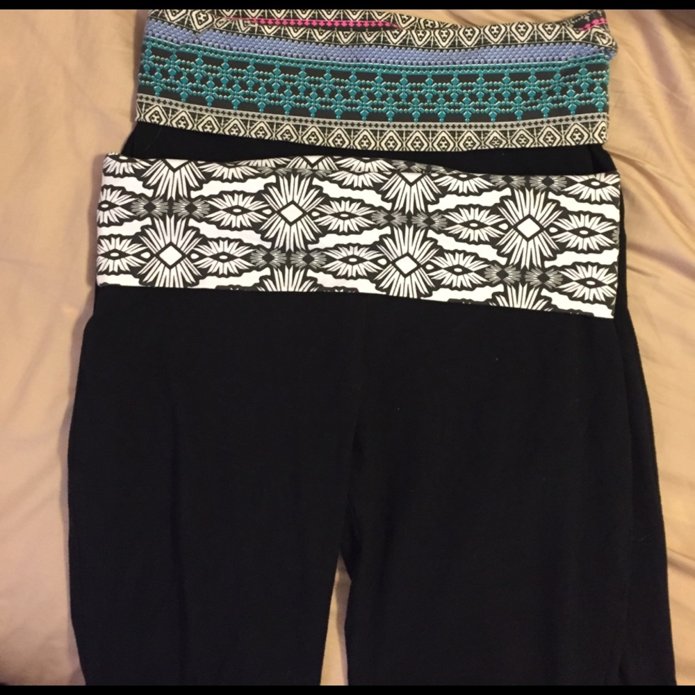 Two pairs of cropped leggings