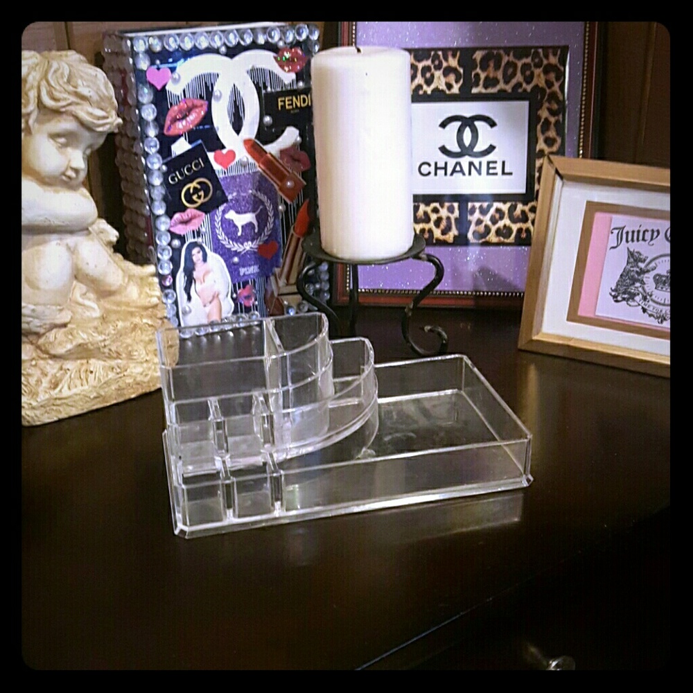 Acrylic makeup holder