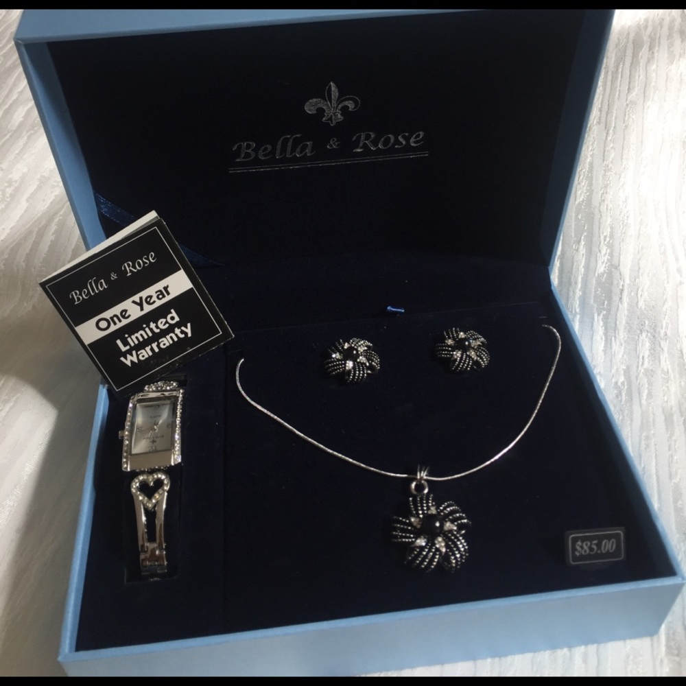 Bella and Rose jewelry set