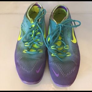 Nike tennis shoes size 8