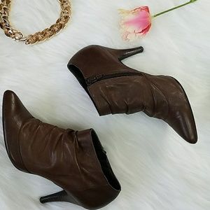 dark brown shooties
