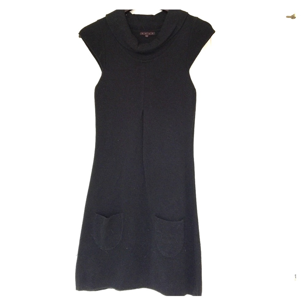 Black Sweater Dress with Detailed Front & Pockets
