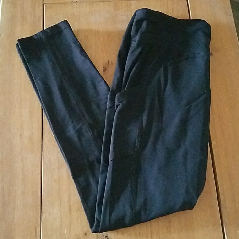 Matte black leggings