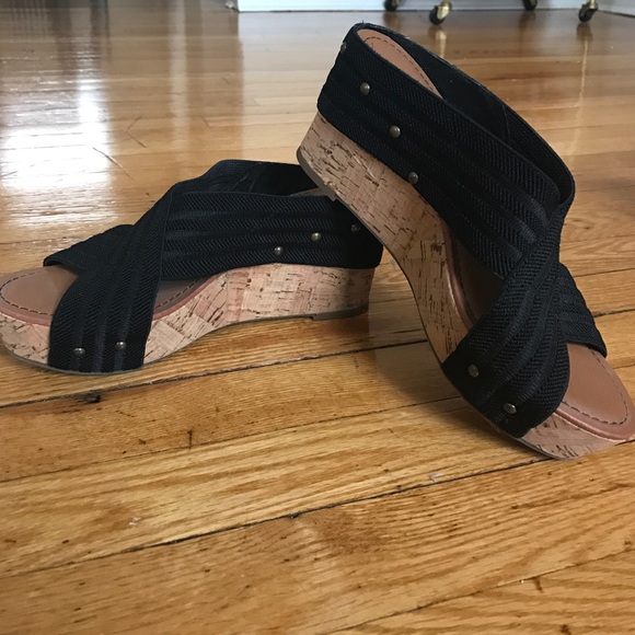 crown vintage platform sandals