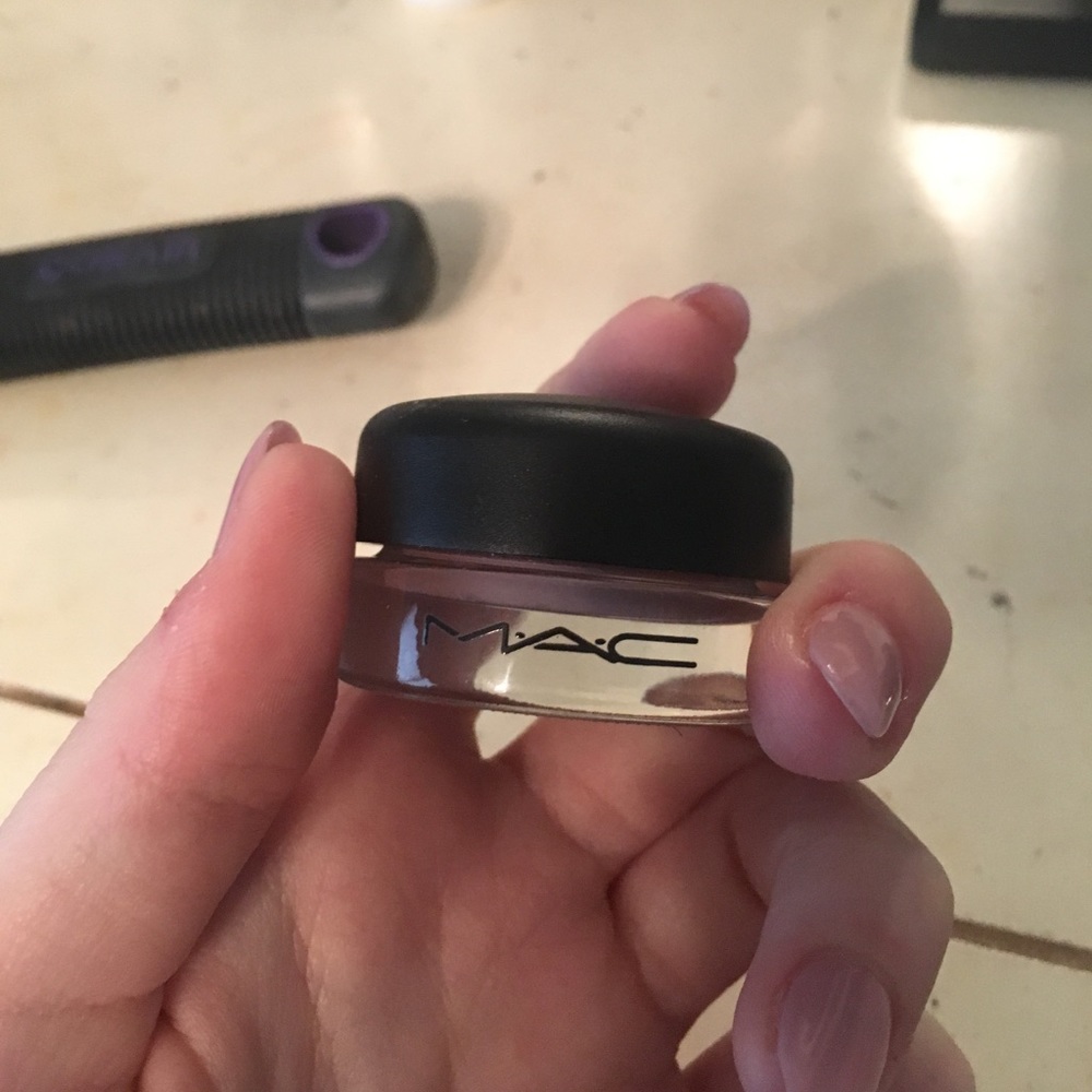 MAC pro longwear paint pot