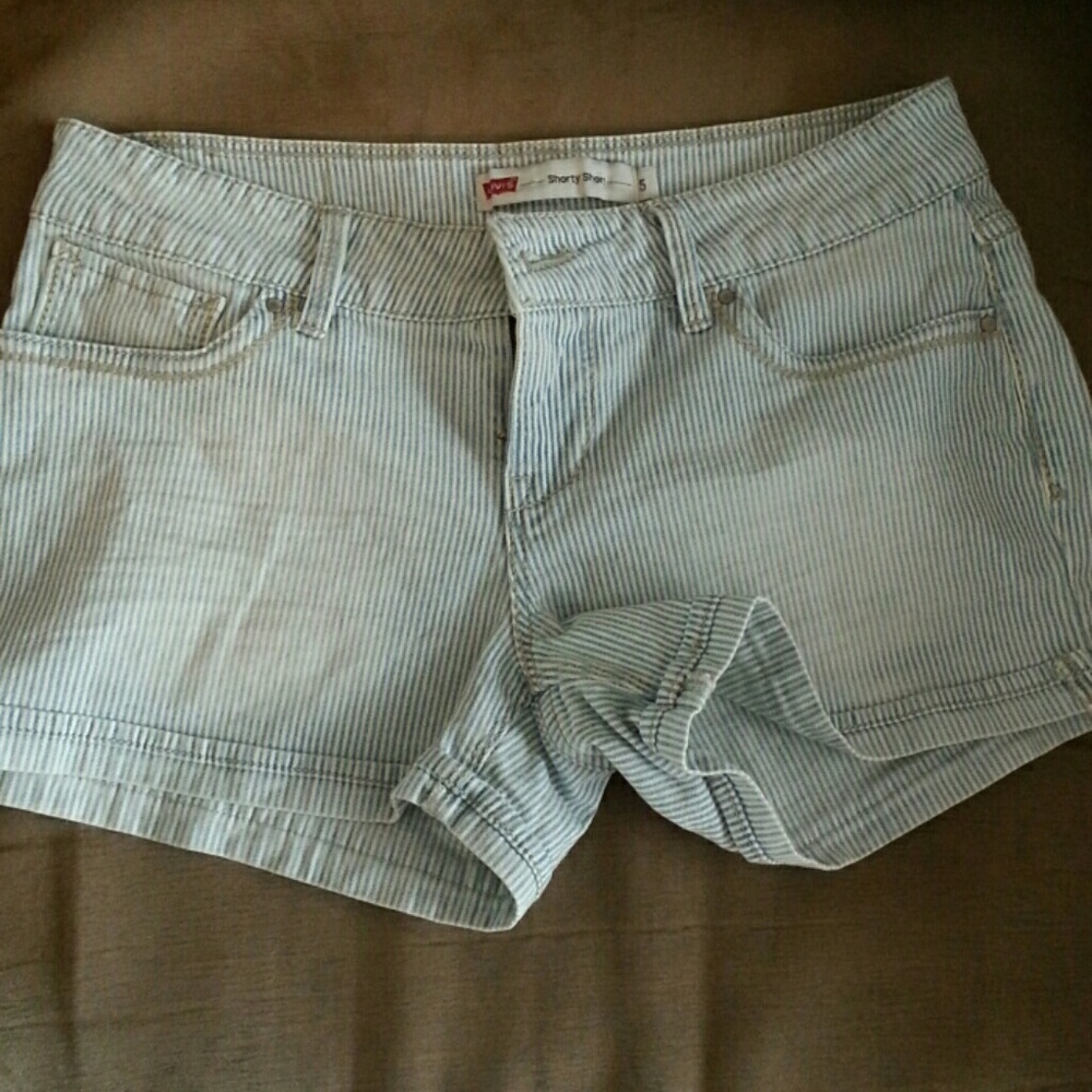 Levi's stripped short shorts!