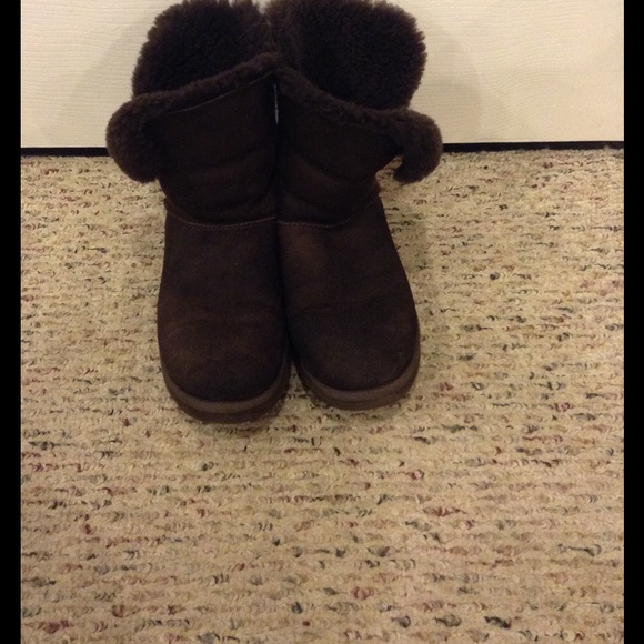 Bailey button uggs - Picture 2 of 3