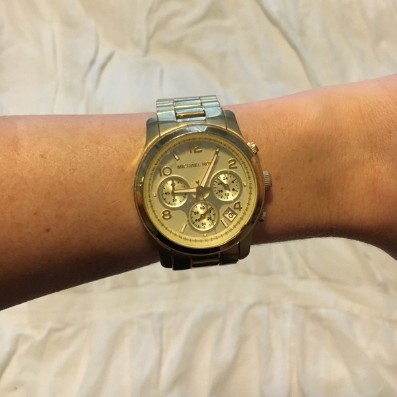 Michael Kors Gold Watch - Picture 1 of 3
