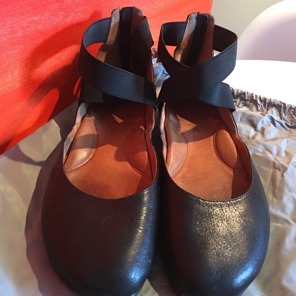 Gentle Souls - Comfortable Ballet Flats (size 7)