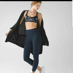 Lululemon  Breeze Easy Wrap