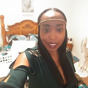 Meet your Posher, Latoya