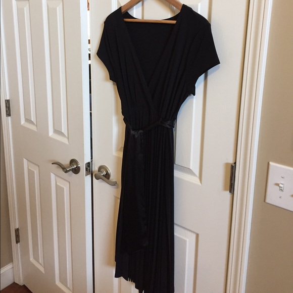 Pleated black maternity dress with bow - Picture 5 of 5