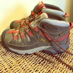 Keen Hiking / Outdoor Shoes