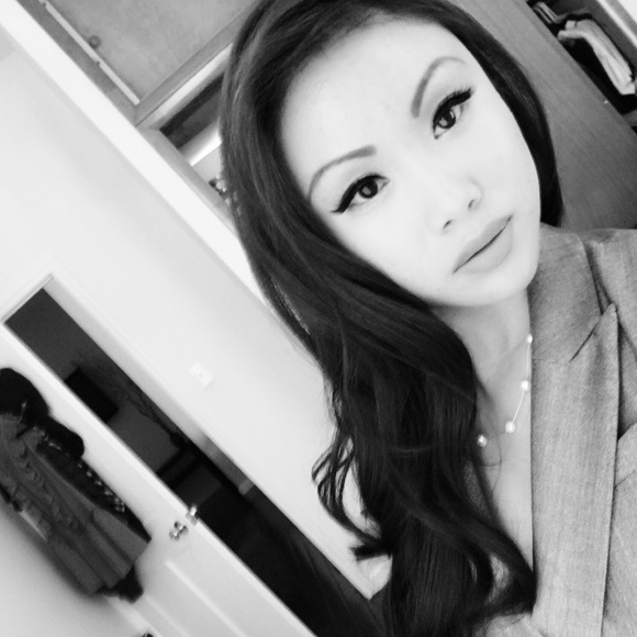 Meet Your Posher: ๐๐ปHi! I'm Jasmine - Picture 3 of 7