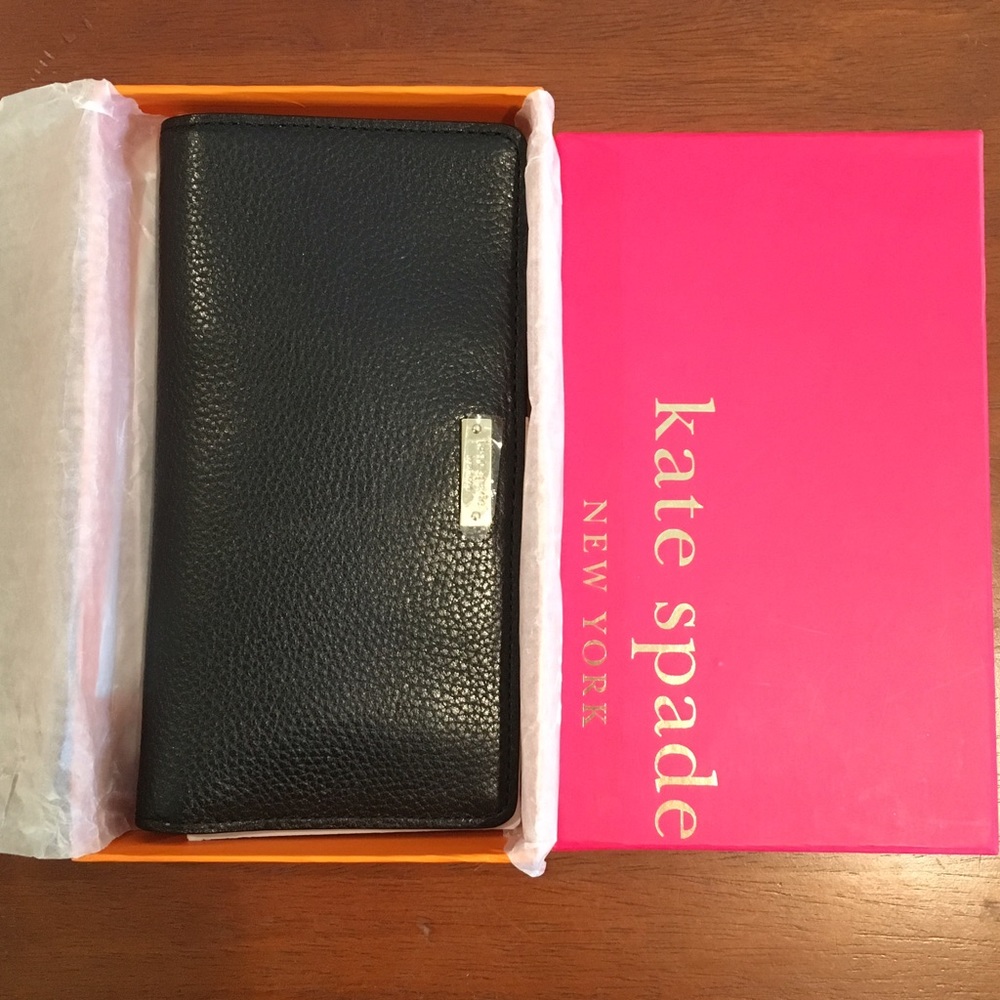 Kate Spade Black Leather Wallet 🎁