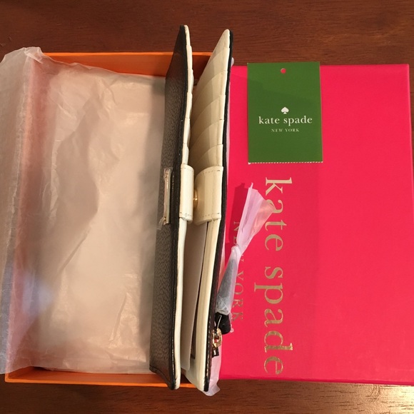 Kate Spade Black Leather Wallet 🎁 - Picture 7 of 8