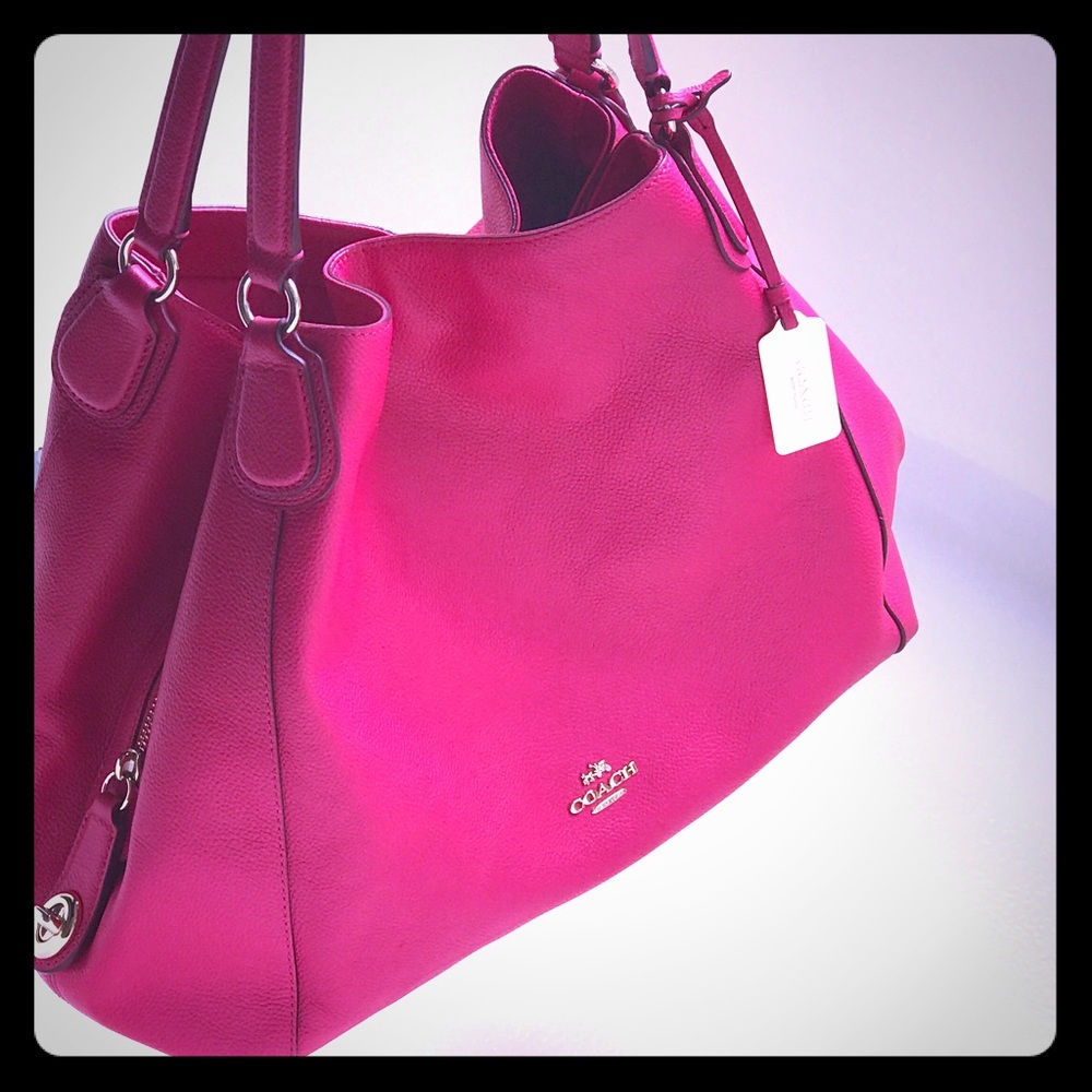 Authentic Coach Fuchsia shoulder bag 👛
