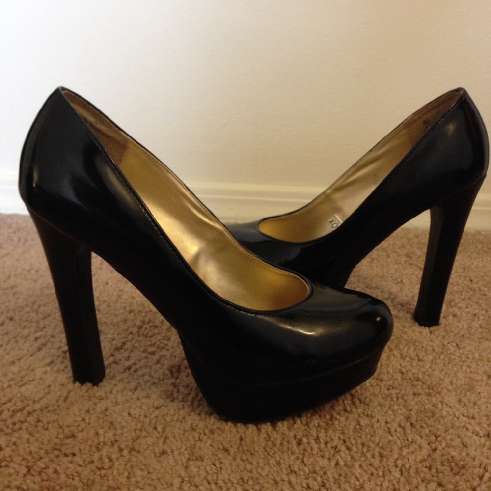 Mossimo Black Pumps