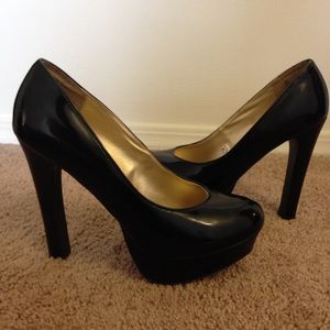 Mossimo Black Pumps