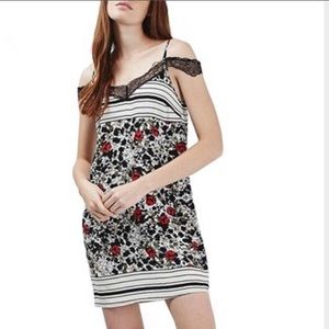 🌹NWT flirty lace shoulder dress🌹