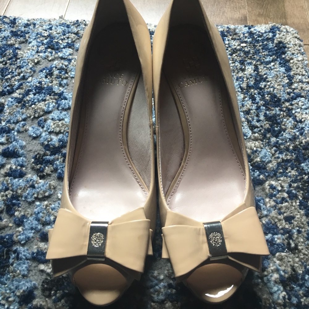 Vince Camuto tan wedge heels
