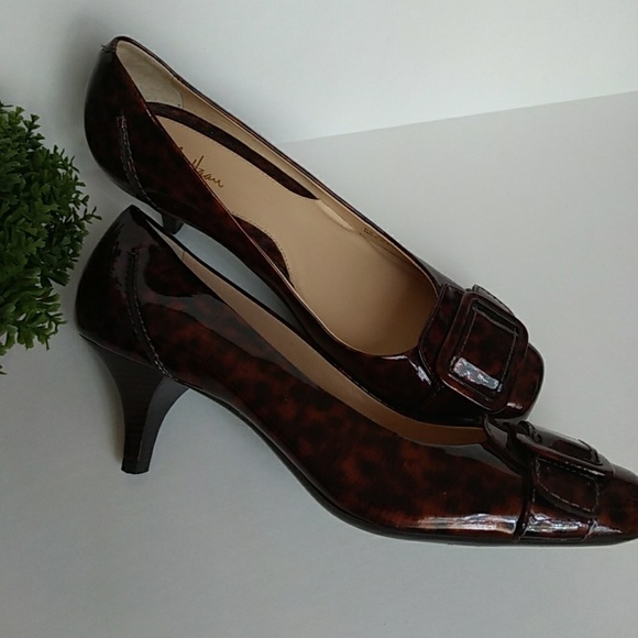 Cole Haan Kitten Heels Sz 8.5 - Picture 4 of 4