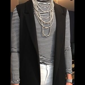 Peyton Jensen black vest