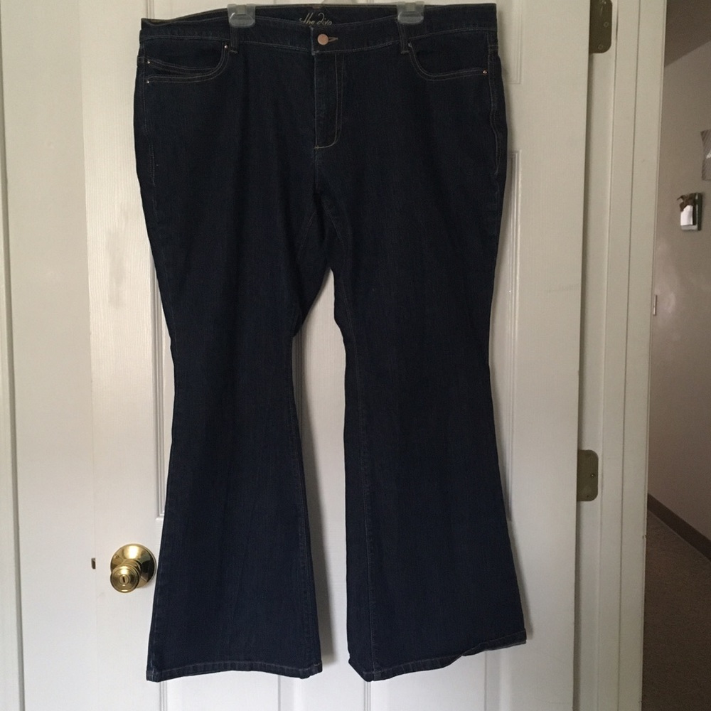 Old Navy Diva Mini-Flared Jeans 22R PRICE IS FIRM