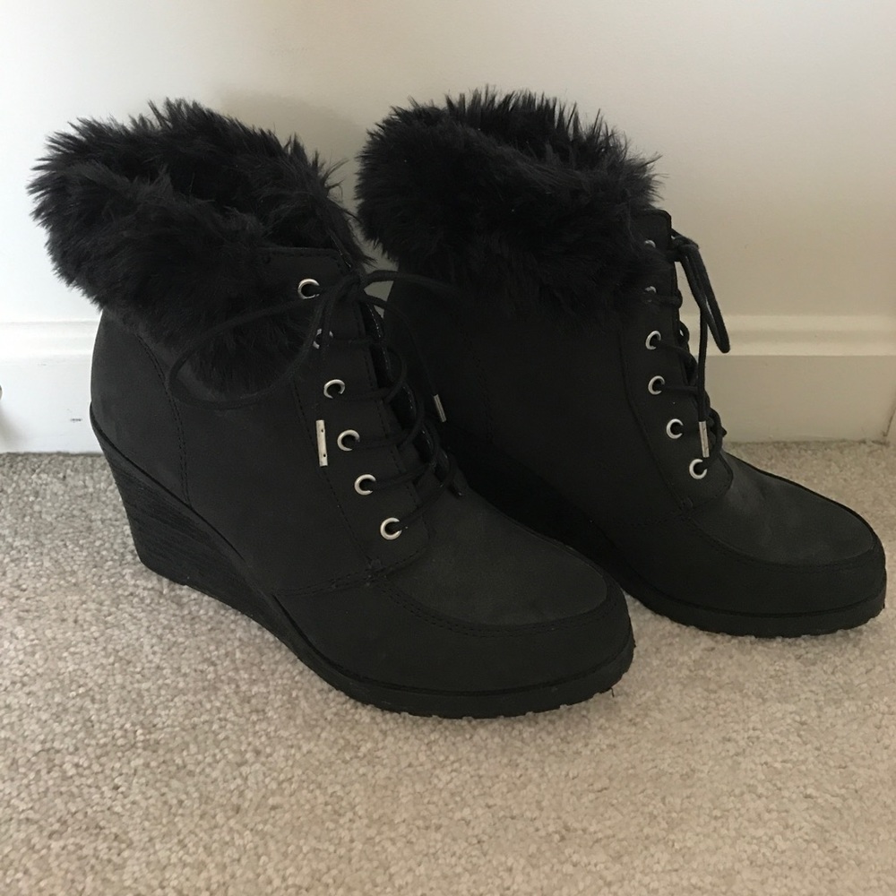 Black faux fur wedge booties