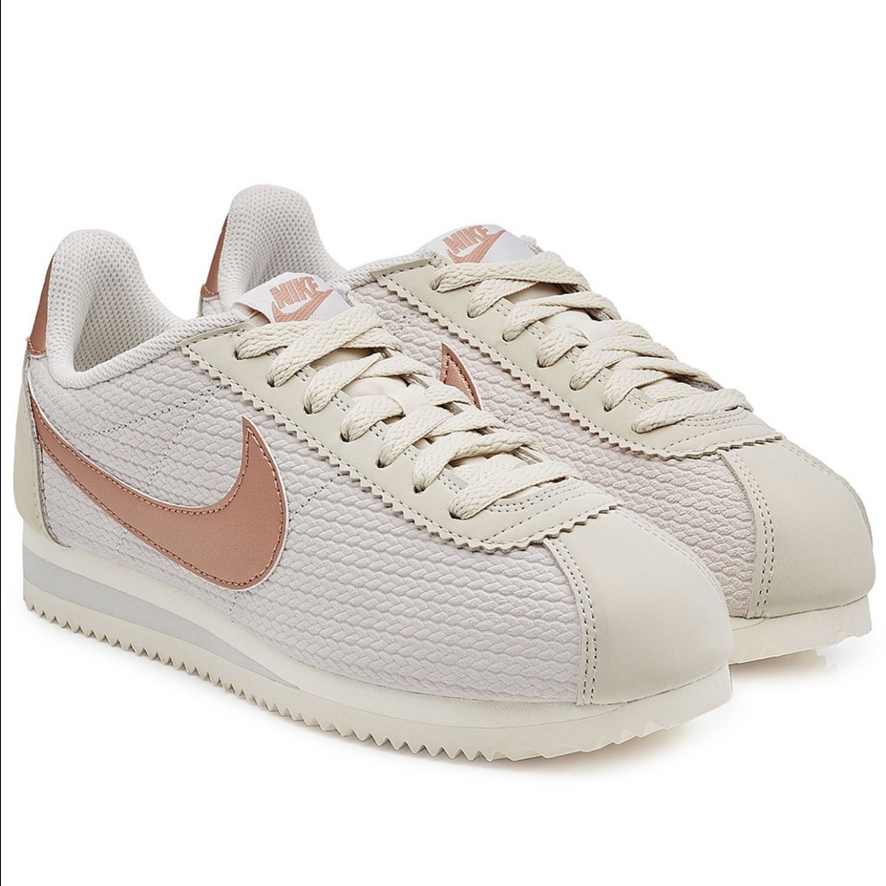 NWOB ROSE GOLD NIKE CLASSIC CORTEZ