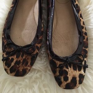 Stuart weitzman leopard flats