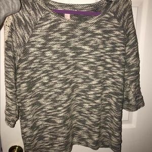 3/4 sleeve sweater size L