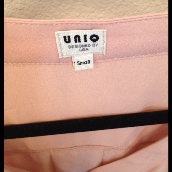 Beautiful light peach shirt - Picture 2 of 3